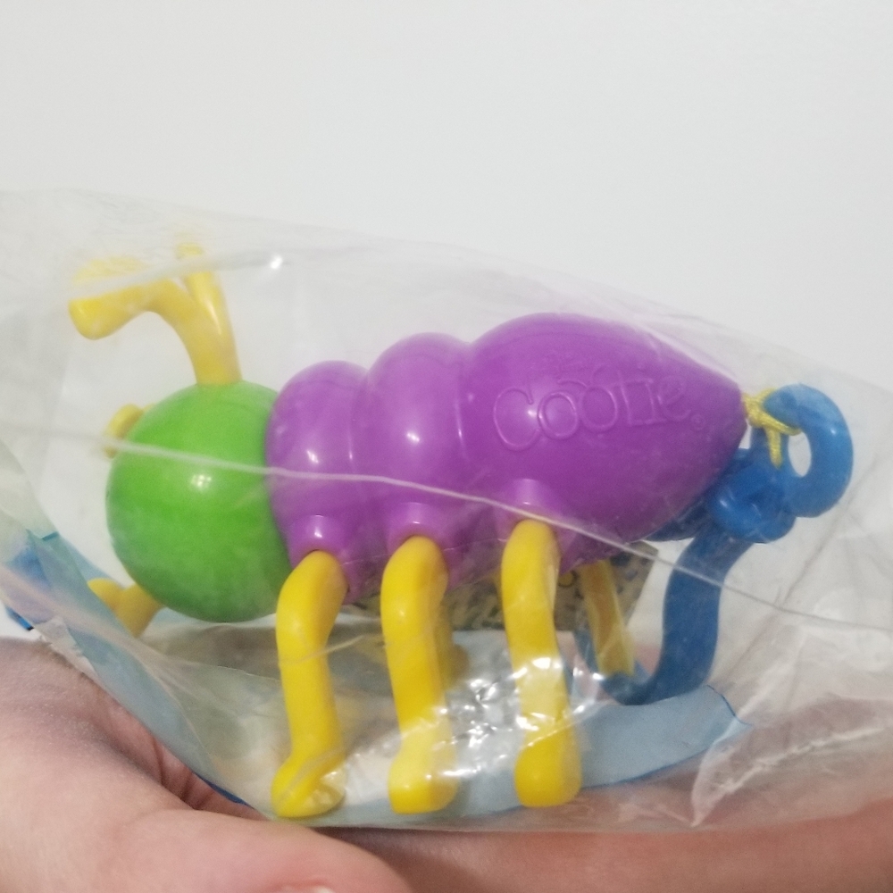 1999 Hasbro Cootie bug large vibrating keychain, still in bag (with tear) - Picture 5 of 6